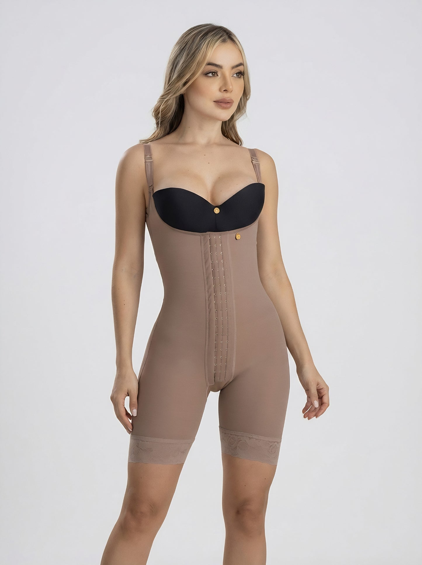 Mod.3412 Short Senos libres con broches tapa perineal abierta