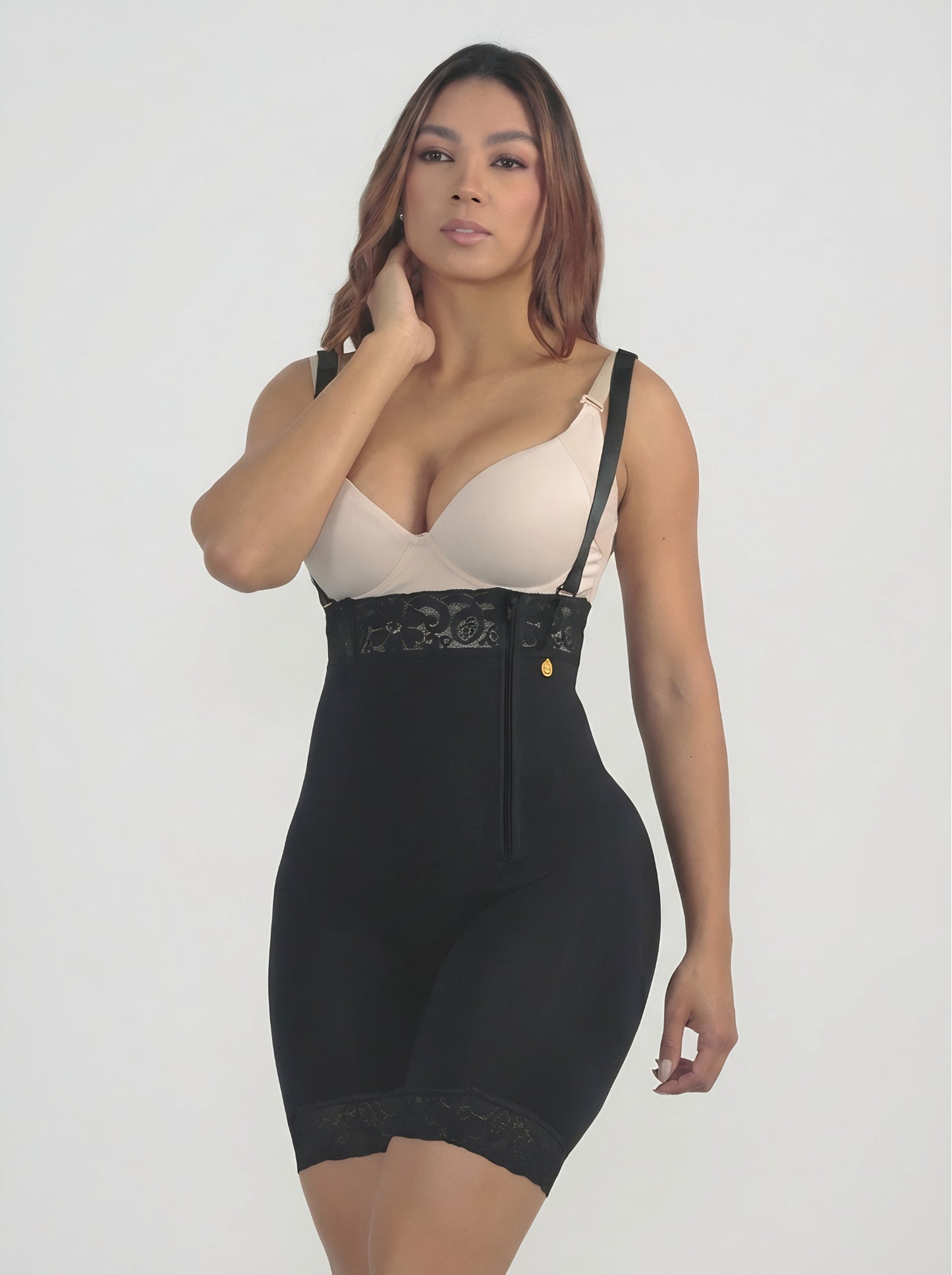 Mod. 3472 Strapless con ziper lateral encaje siliconado