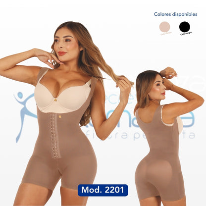 Mod. 2201 Tipo Short senos libres con broches